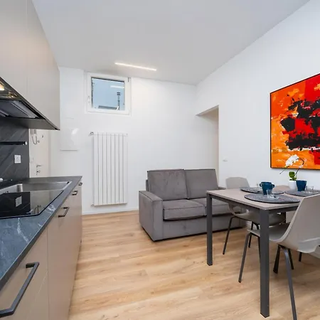 Apartment Guesthost - La Corte Del Pozzo In *